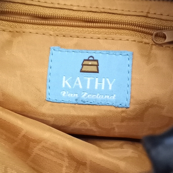 Purse - Picture 2 of 3